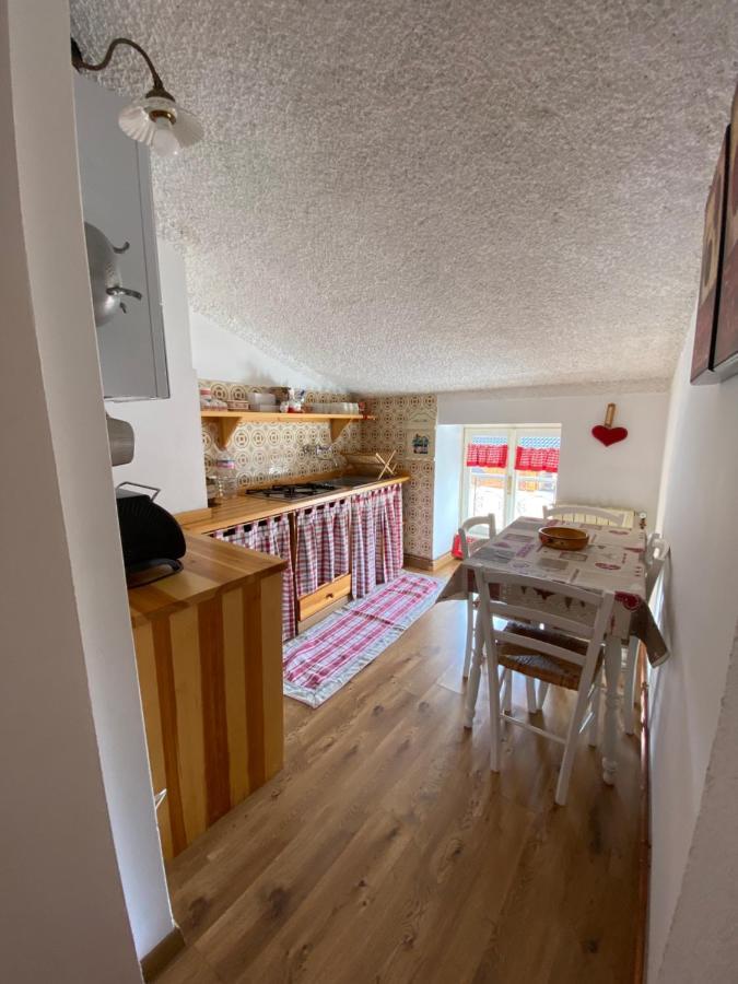 Ferienwohnung Mansarda Petronilla Piazzatorre Exterior foto