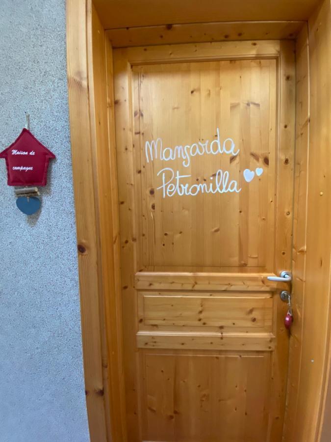 Ferienwohnung Mansarda Petronilla Piazzatorre Exterior foto