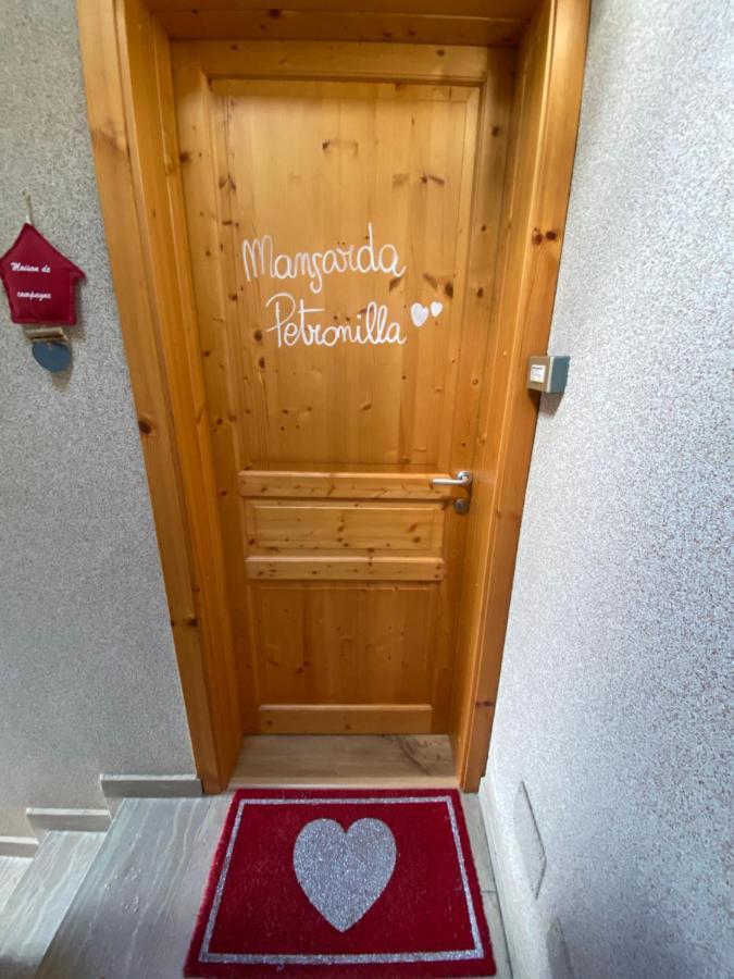 Ferienwohnung Mansarda Petronilla Piazzatorre Exterior foto
